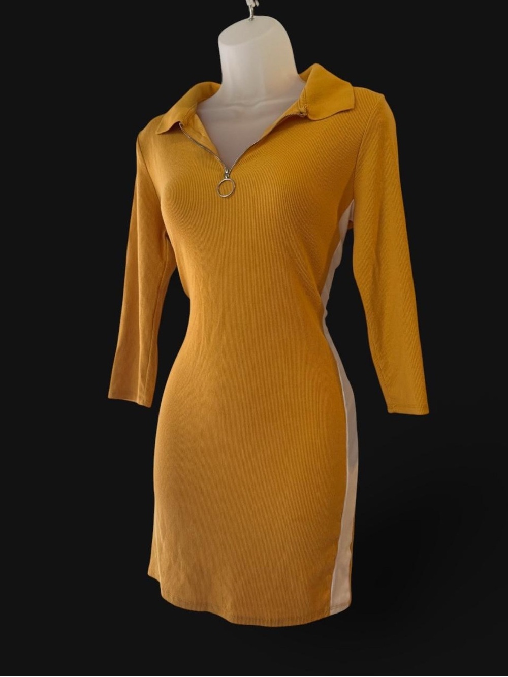 Heart Hips Ribbed dress in Mustard